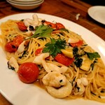 ピッツェリア パーレンテッシ - ⚫紋甲イカとトマトのオイルパスタ 　