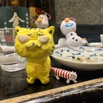 げん - 猫は紙粘土でした。軽い。