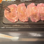 黒毛和牛焼肉 白か黒 - 