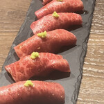 黒毛和牛焼肉 白か黒 - 