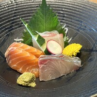 鉄板焼 桜 - お刺身  （縞アジ、鯛、サーモン）