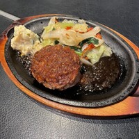 和食鉄板 銀座 朔月 - 和牛ハンバーグ