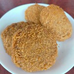 デリカテッセン アーチャン - メンチカツ　１個130円　コロッケ　１個90円