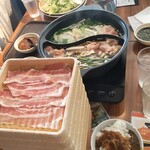 しゃぶ葉 - 豚バラ最高！鶏肉最高！牛は臭み？苦手です！