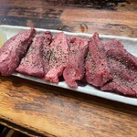 ホルモン屋 壺亭 - 牛タン