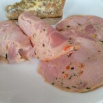 デリカテッセン アーチャン - チーズケーキ（甘くない）　260円　イタリアンハム　100gあたり270円