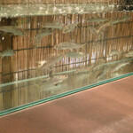 鮎知 - 水槽で元気に泳ぐ稚鮎