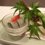 鮎知 - 前菜5種盛り(稚鮎の竜眼巻き・鮎の甘露煮・自家製黄うるか） 