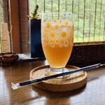 クロスロード - りんごジュース　２５０円って！　アデリアレトロのグラス可愛い！