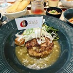 emCAMPUS FOOD - あいち鴨のハンバーグ