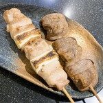 三酉屋 - ねぎま塩198円、はつ塩176円