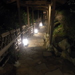 旅館 阿しか里 - 離れへと続く石段