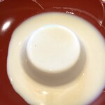 奴寿司 - 白いコーヒーのブラマンジェ