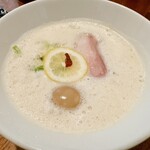 ナカムラボ - 鶏白湯soba 850円 ＋ 煮卵ﾄｯﾋﾟﾝｸﾞ130円