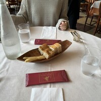 レオーネ・マルチアーノ - パン