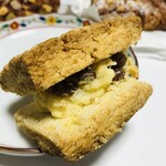 スーリープー - ラムレーズンサンド 350円(378円)♥️❤️