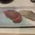 銀貨一枚 - 料理写真:左：トロ　右：タイ
