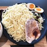 スカ醬本舗 - つけ麺オリジナル（900円）＋麺増盛（100円）＋煮玉子（平飼い有精卵）（150円）の麺