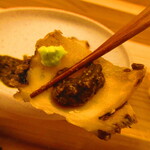 鮨処 凜 - 大将おまかせ　１５０００円（税込）　一品料理-３　蝦夷鮑の煮物　肝ソース・山葵・紅蓼と【２０２４年７月】