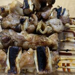 炭火やきとり 鳥信 - 焦げ目が美味しそうです