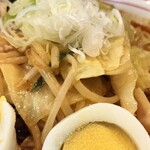 蒙古タンメン中本 - 甘さと食感を両立したヤサイ