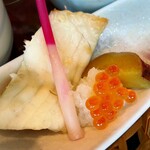 くし路 - 焼き魚とイクラおろし、さつまいも甘煮