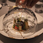 ASAHINA Gastronome - オマールブルー＆クリスタルキャビア　やさしく火を入れそのタルタルと共に、滑らかなクレームドオマールを絡めながら　２種のキャビアでエスコート