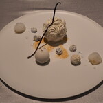 ASAHINA Gastronome - バニラ＆パッション　香り高いタヒチ産バニラビーンズをふんだんに使ったバシュラン、パッションフルーツのソルベ