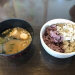 かつ銀 - ご飯は「黒米」と「混ぜご飯」