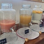 空の駅 風和里しばやま レストランフワリ - ジュースは色々選べます。紫蘇ジュースもありました