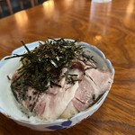 鮨・割烹 のはら - 連れのレアチャーシュー丼