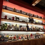 カラ カルメン - バルセロナの工芸品（？）や、F.C.バルサのグッズなどが並ぶ棚も見ていて楽しい♪