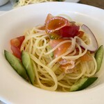 リトルネスト - サーモンマリネときゅうりの冷製カッペリーニ