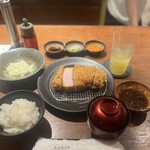 とんかつ ここまでやるか。 - 