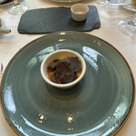 ラ・ブランシュ - 5. フォアグラのソテー、とうもろこしのフラン、黒トリュフ。