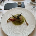 ラ・ブランシュ - 6. 甘鯛の鱗焼き、キュウリのソース、トマト、ゴボウ。