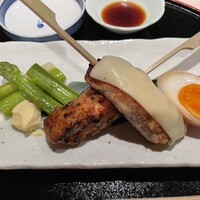 寿し心 なかむら - チーズが乗ったつくねも柔らかく美味しい