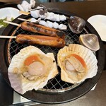 海鮮居酒屋 手羽QかきQ - ホタテ・はまぐり・フランクフルト・ゲソ串