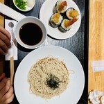 ISOGAMI　FRY　BAR - 天むす+ざる蕎麦で、つゆはプレーン