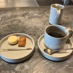 RESTAURANT SALT - 食後のコーヒーにお菓子がつくのって素敵♪