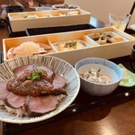 まごころきっちん - エゾシカ肉のステーキ丼定食1600円