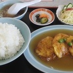 金龍 - 「Ａ定食（カニ玉）」880円　　食後に珈琲がつきます。