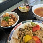 中国料理 頤和園 - トマトスープ、フルーツ入り寒天