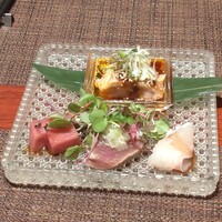 中華割烹 わらじん - よだれ鶏と市場直送鮮魚盛り合わせ