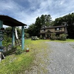 Cafe ローズマリー - 広い駐車スペース