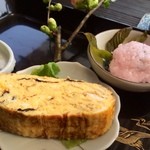 工房わらべ - 厚焼き玉子と桜餅。