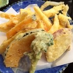 工房わらべ - 季節のかき揚げ。