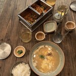 たらちゃん - 食べたい量取れるネギキムチと白菜キムチ、ニラとアミエビの塩辛、プゴクスープ