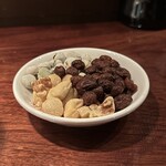 バー・バーンズ - チャーム