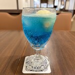 喫茶トリコロール - クリームソーダです。（2024年7月）